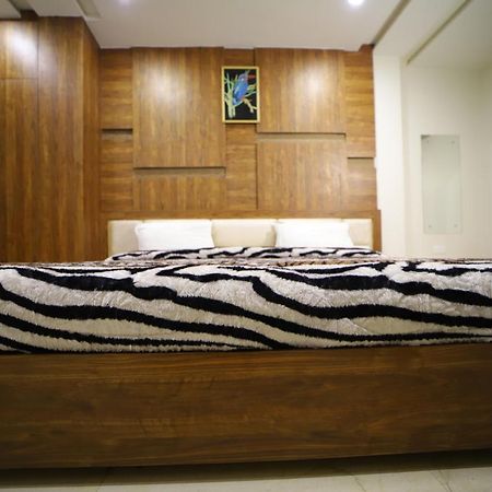 Hotel Royal Phoenix آغْرا المظهر الخارجي الصورة
