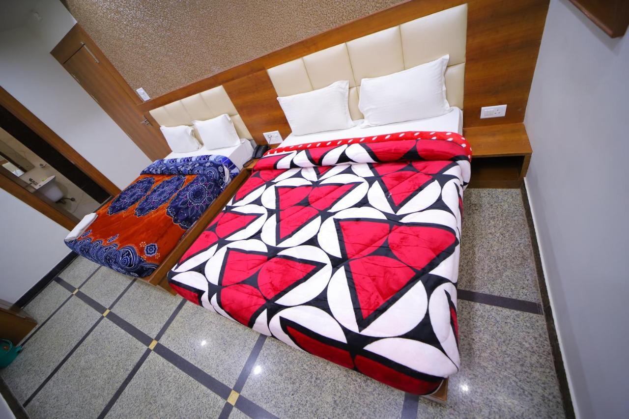 Hotel Royal Phoenix آغْرا المظهر الخارجي الصورة