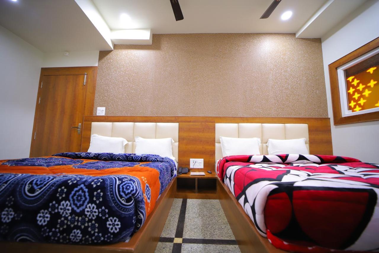 Hotel Royal Phoenix آغْرا المظهر الخارجي الصورة