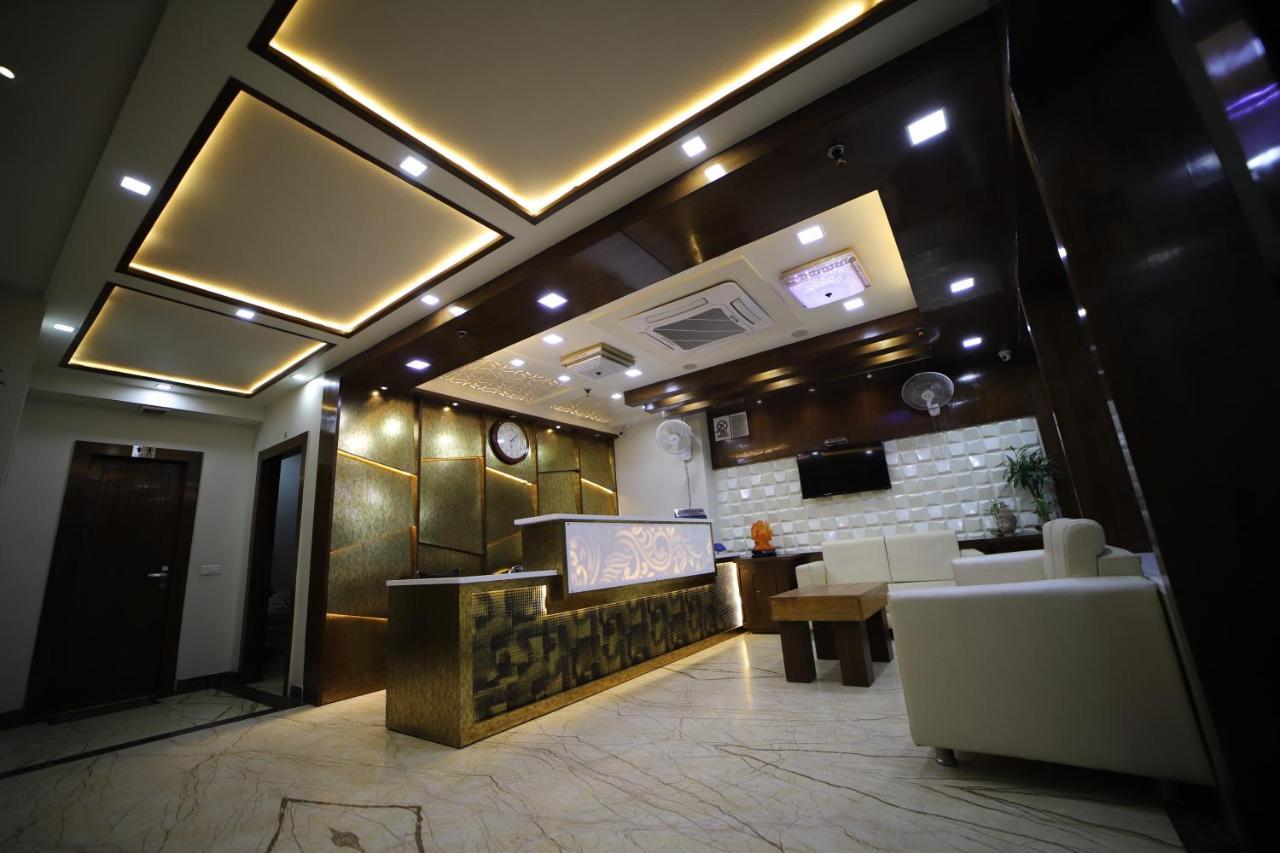 Hotel Royal Phoenix آغْرا المظهر الخارجي الصورة