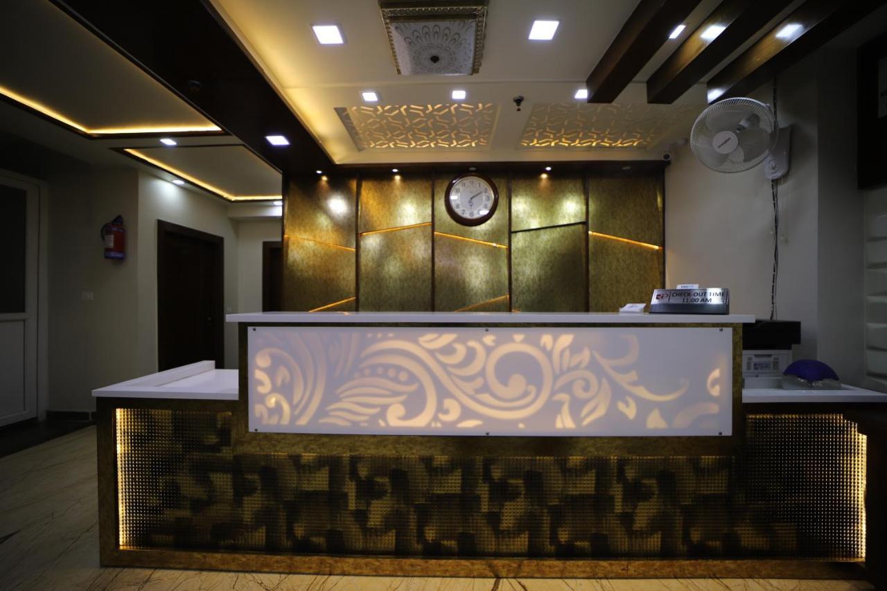 Hotel Royal Phoenix آغْرا المظهر الخارجي الصورة