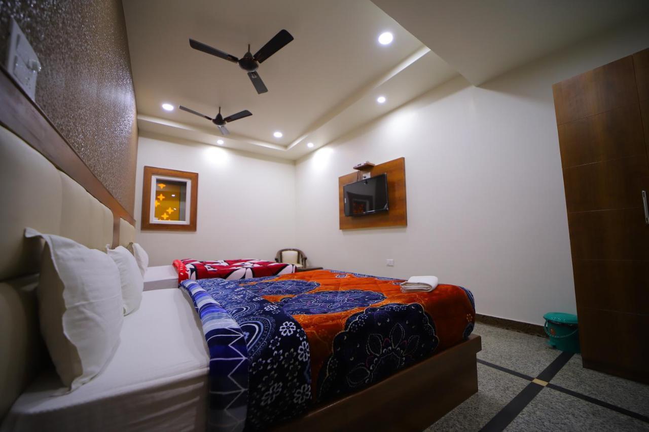Hotel Royal Phoenix آغْرا المظهر الخارجي الصورة