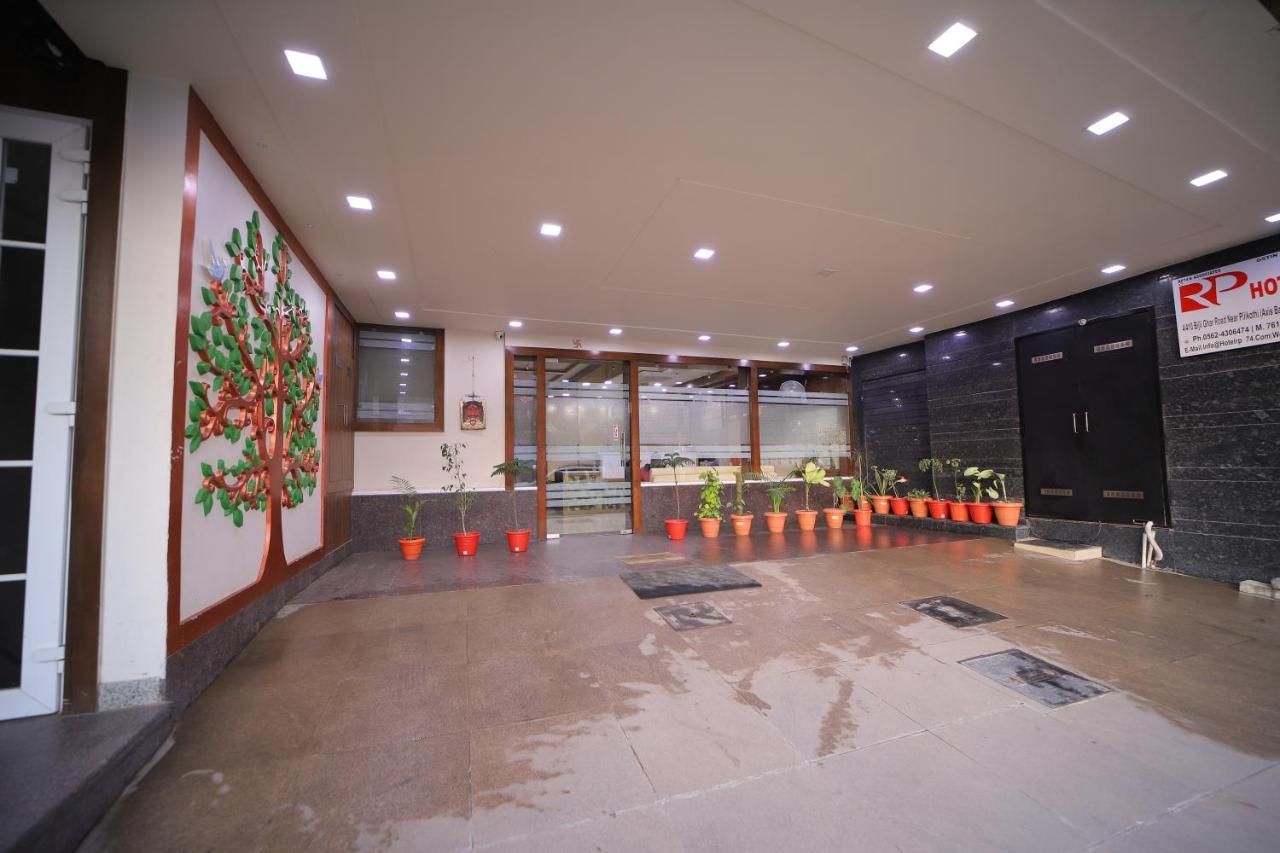 Hotel Royal Phoenix آغْرا المظهر الخارجي الصورة