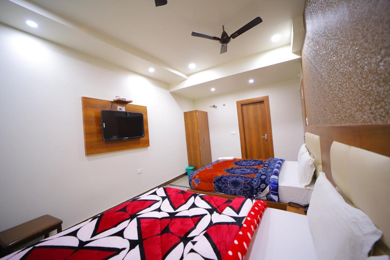 Hotel Royal Phoenix آغْرا المظهر الخارجي الصورة