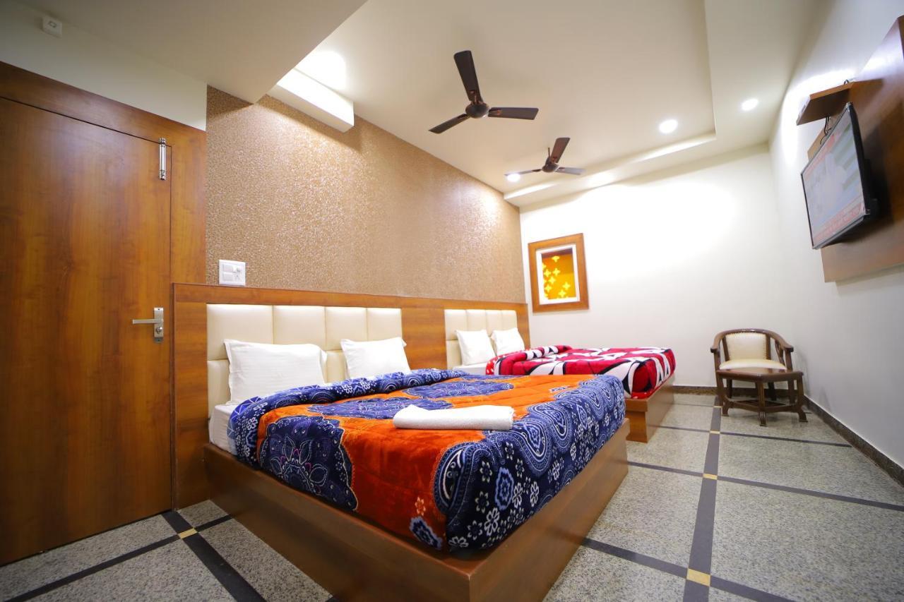Hotel Royal Phoenix آغْرا المظهر الخارجي الصورة