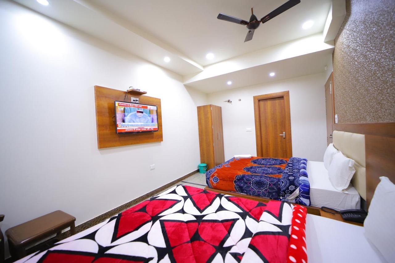 Hotel Royal Phoenix آغْرا المظهر الخارجي الصورة