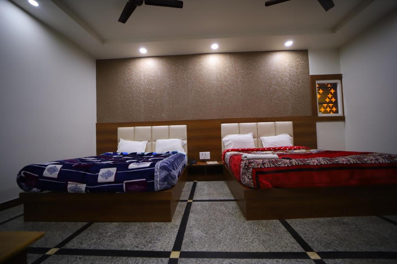 Hotel Royal Phoenix آغْرا المظهر الخارجي الصورة