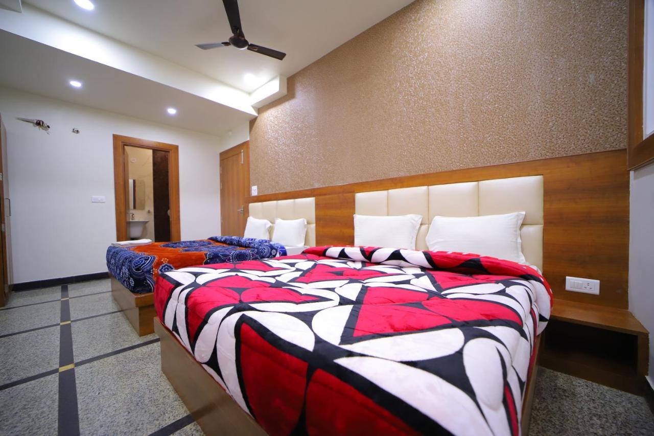Hotel Royal Phoenix آغْرا المظهر الخارجي الصورة
