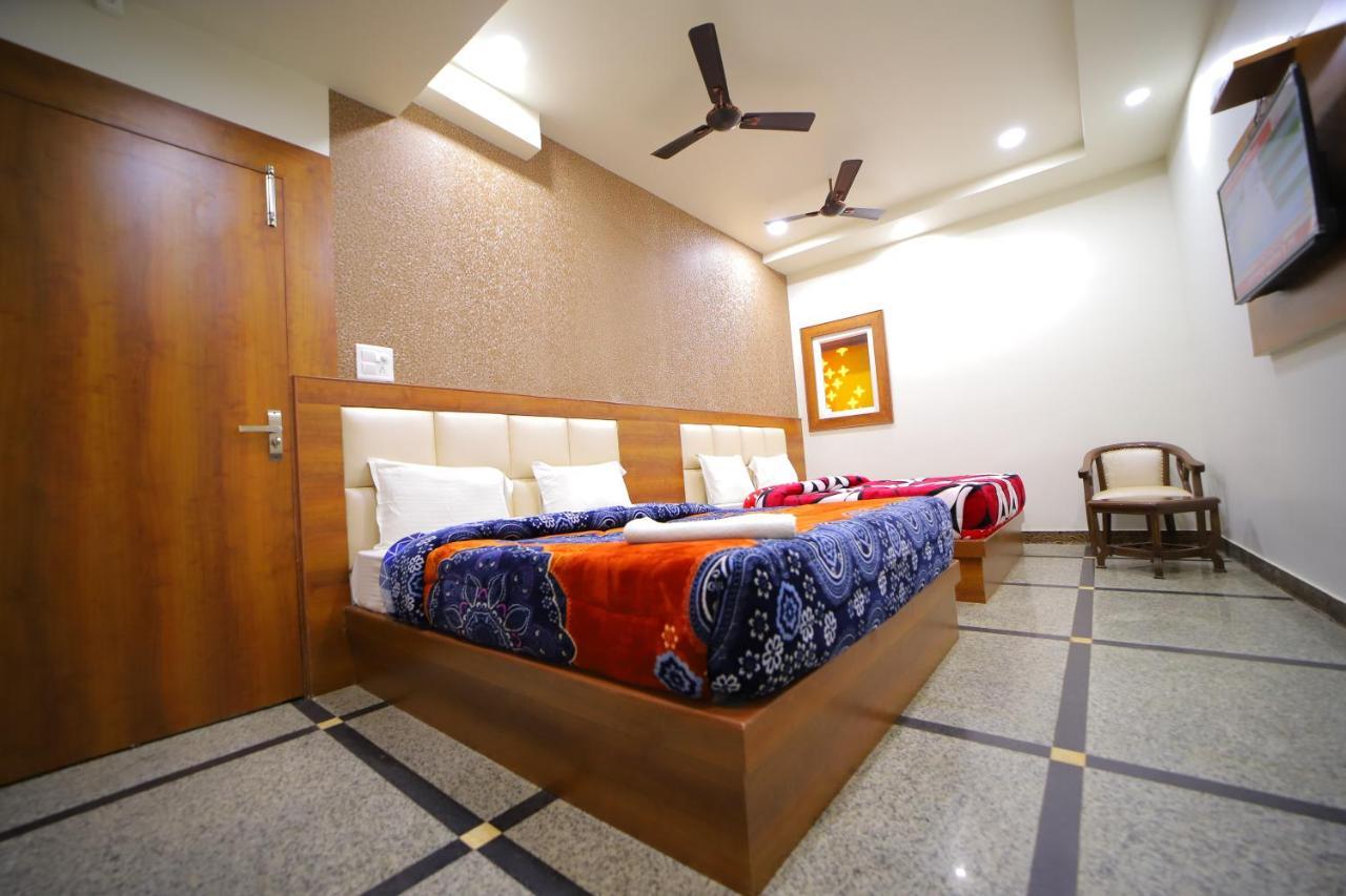 Hotel Royal Phoenix آغْرا المظهر الخارجي الصورة