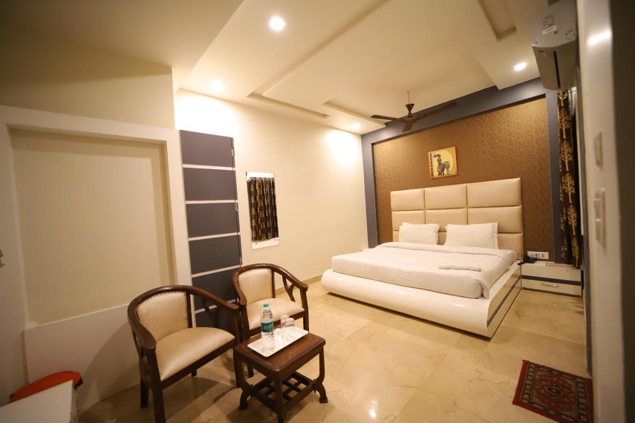 Hotel Royal Phoenix آغْرا المظهر الخارجي الصورة